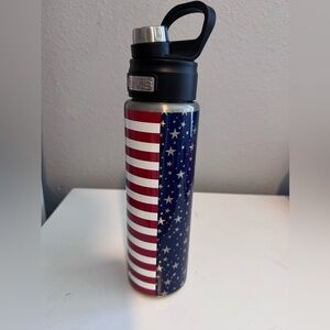 NWTTervis stainless steel Stars and Stripes water bottle.